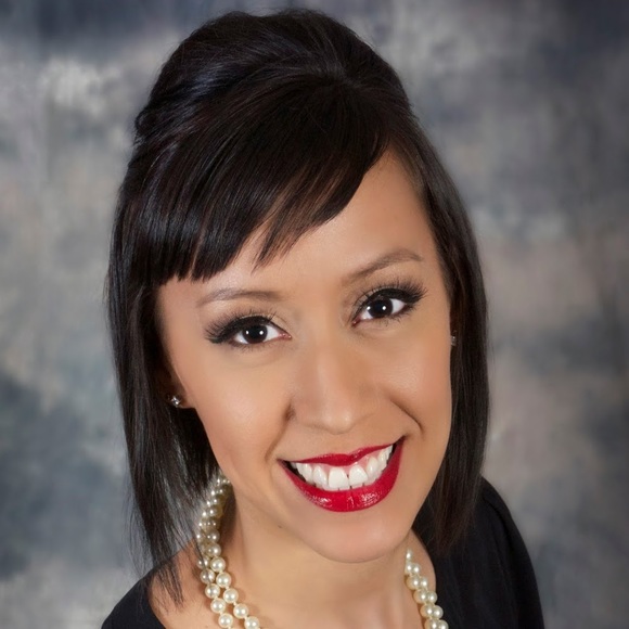 Meet your Posher, Christina - Picture 1 of 1